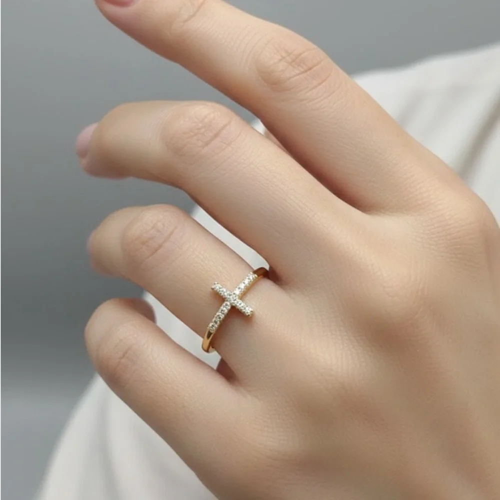 NWT .28CT Gold Moissanite Cross Ring Size 9 Retail $200